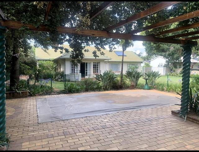 3 BEDROOM HOUSE FOR SALE IN LIBRADENE